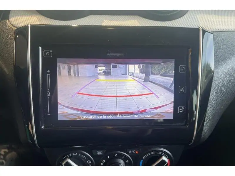 Occasie Suzuki Swift Berline MANUAL RED 21