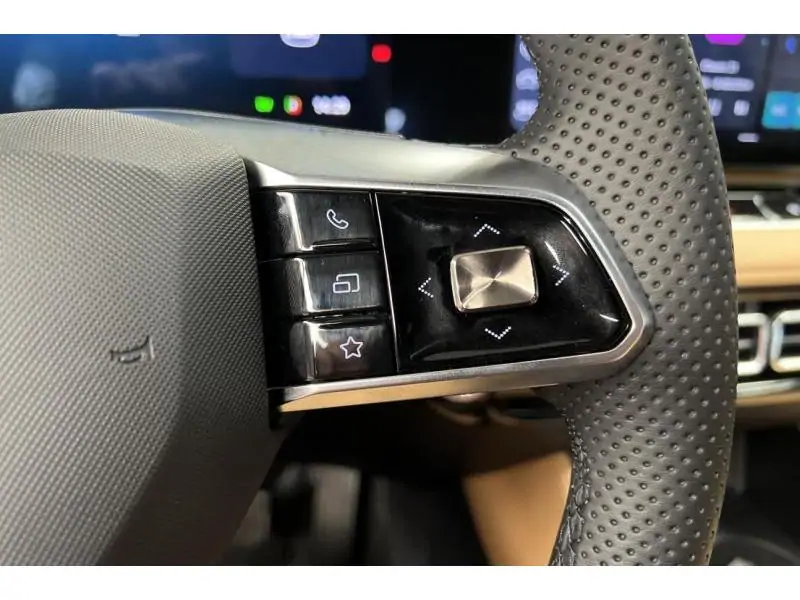 VEHICLE__CONDITION_SERVICE MG HS HEV LUXURY BLACK 23