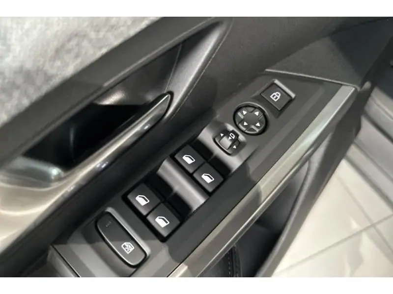 VEHICLE__CONDITION_SERVICE Peugeot 5008 ALLURE Hybrid 145 ch e-DSC6 GREY 17