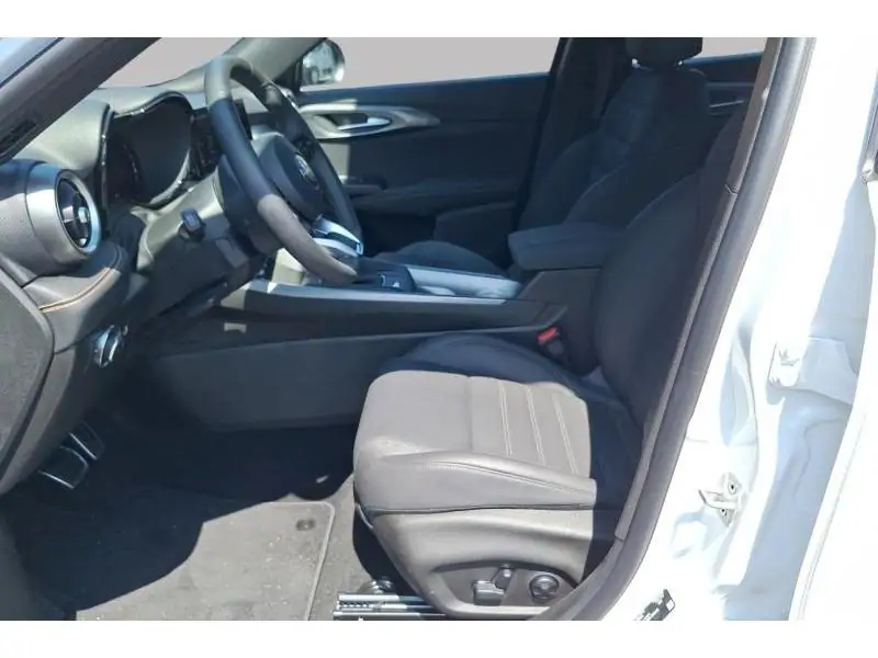 VEHICLE__CONDITION_SERVICE Alfa Romeo Tonale SPRINT PHEV 190 WHITE 10