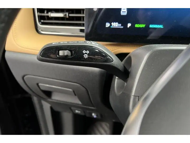 VEHICLE__CONDITION_SERVICE MG HS HEV LUXURY BLACK 25
