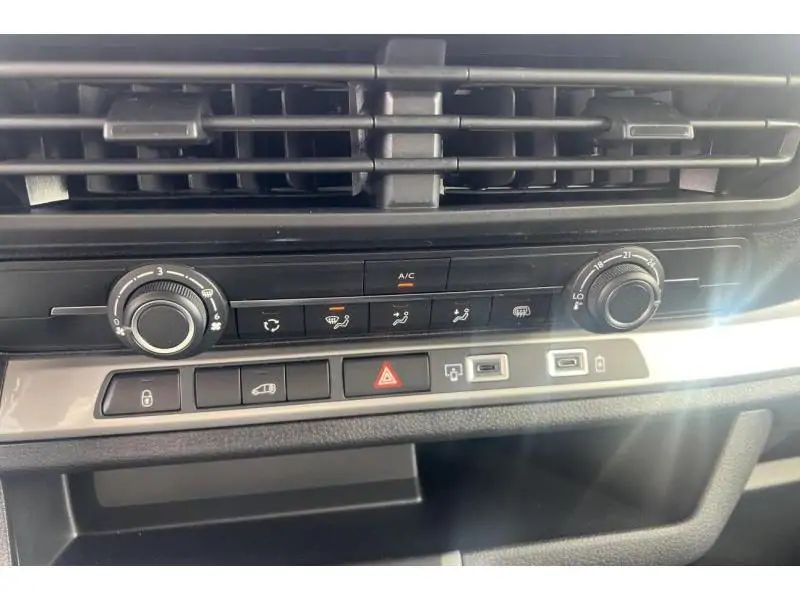 Démo Opel Vivaro FOURGON WHITE 14
