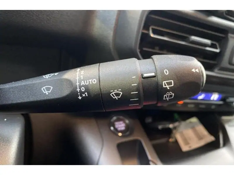 VEHICLE__CONDITION_SERVICE Peugeot Partner ST LIGHT WHITE 24