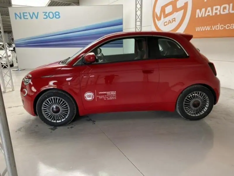 VEHICLE__CONDITION_SERVICE Fiat 500e RED by Fiat RED 2