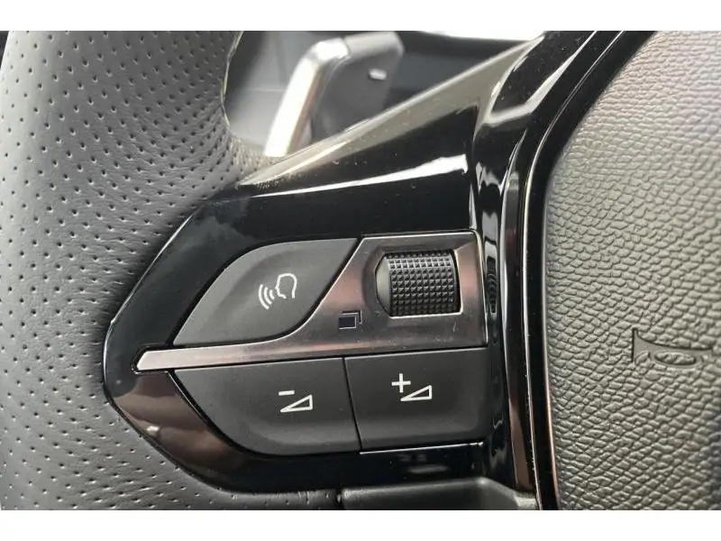 VEHICLE__CONDITION_SERVICE Peugeot 2008 GT*DISPO 12/2025 WHITE 21