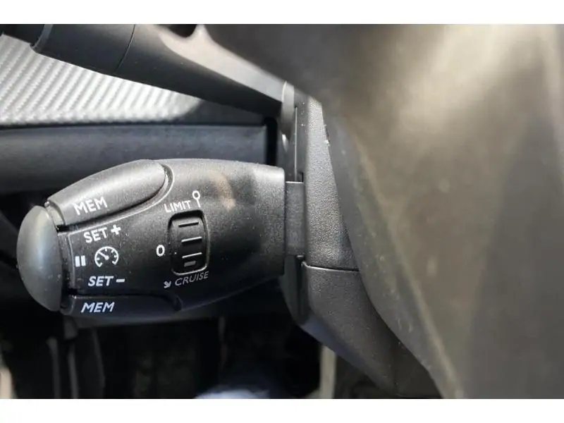 Occasion Peugeot 208 Allure GREY 29