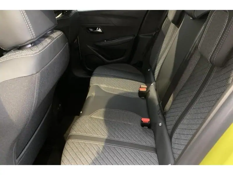 VEHICLE__CONDITION_SERVICE Peugeot 208 ALLURE*Dispo 04/2026 YELLOW 18