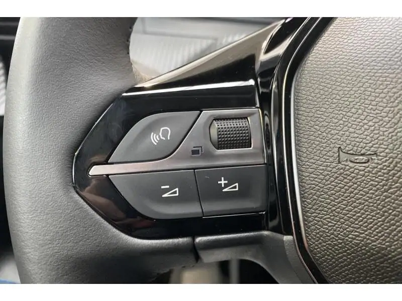 Occasion Peugeot 208 ALLURE*Détecteurs obs. Mirror Link BLUE 24