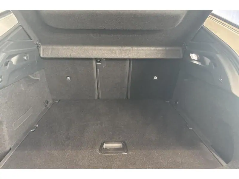 VEHICLE__CONDITION_SERVICE Peugeot 3008 Allure Hybrid 136 e-DSC6 WHITE 19