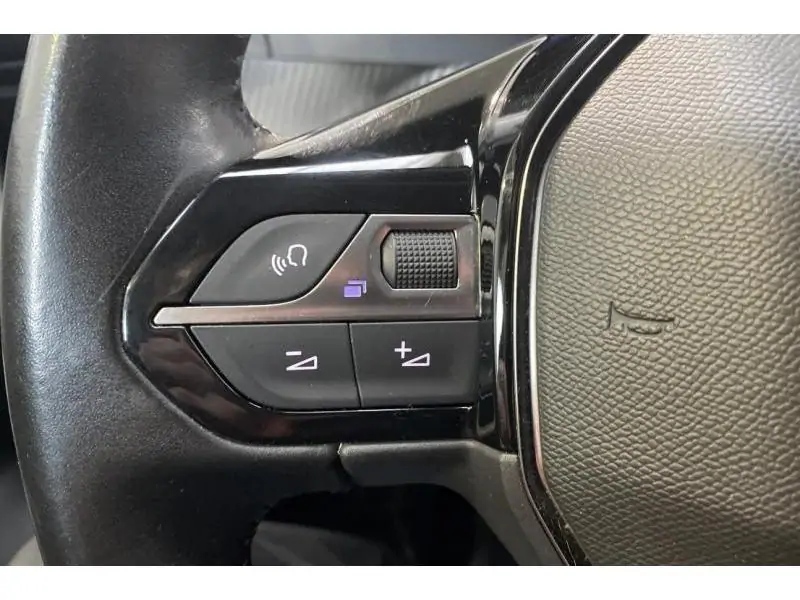Occasion Peugeot 2008 II Allure SILVER 21