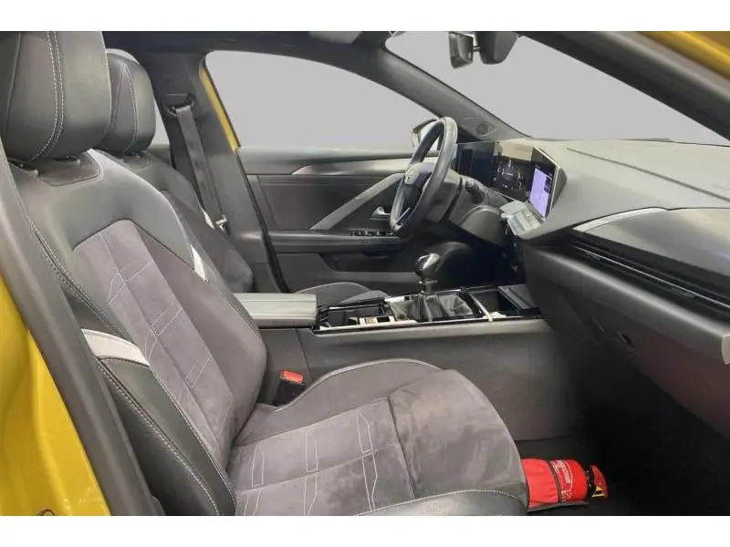 Occasion Opel Astra Ultimate YELLOW 8