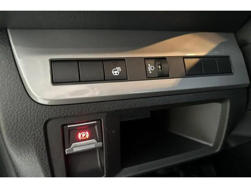 VEHICLE__CONDITION_SERVICE Peugeot Expert Double Cabine XL Diesel 150ch Automatique  1 GREY 21