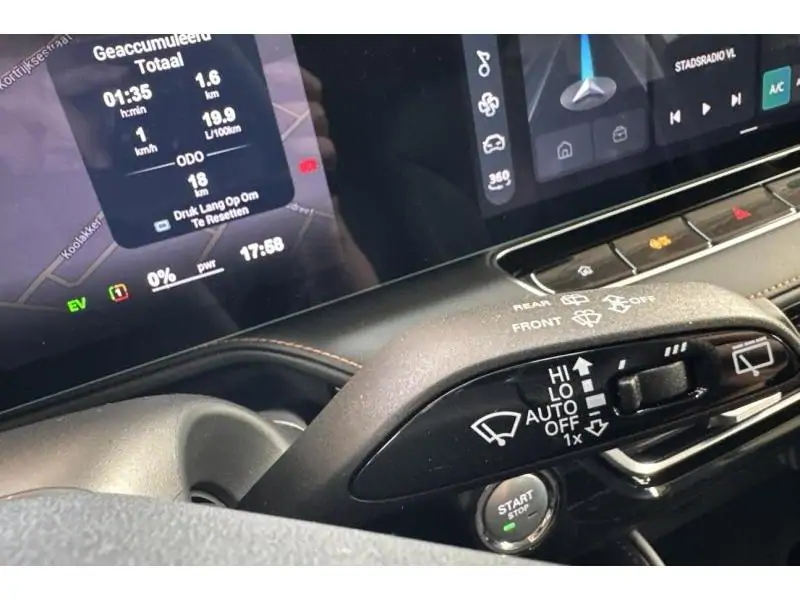 VEHICLE__CONDITION_SERVICE MG HS LUXURY HYBRID+ SILVER 25