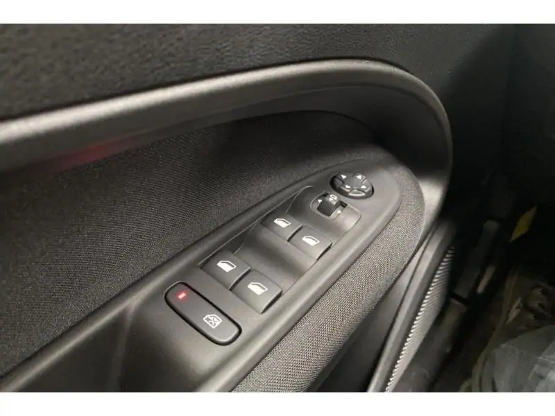 VEHICLE__CONDITION_SERVICE Fiat 600 SUV AUTO BLUE 17