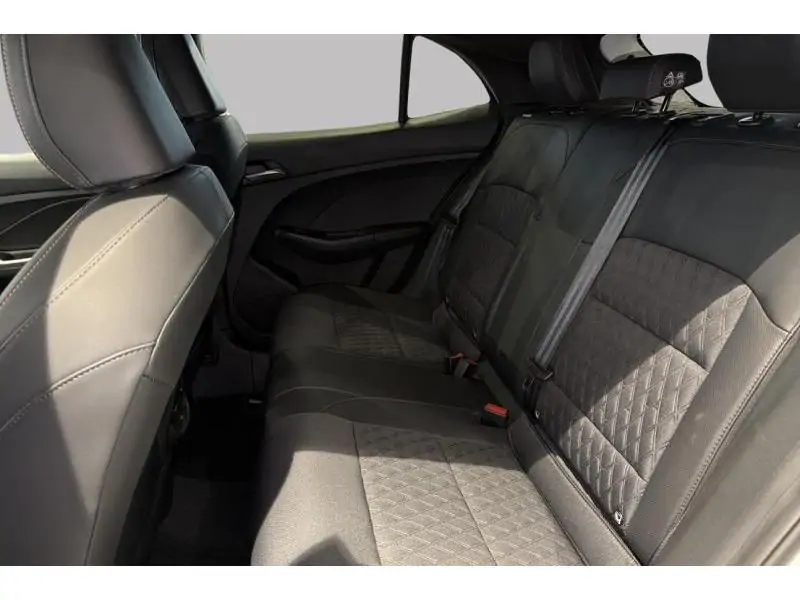 VEHICLE__CONDITION_SERVICE MG MG3 HYBRID+ LUXURY 194 pk WHITE 18