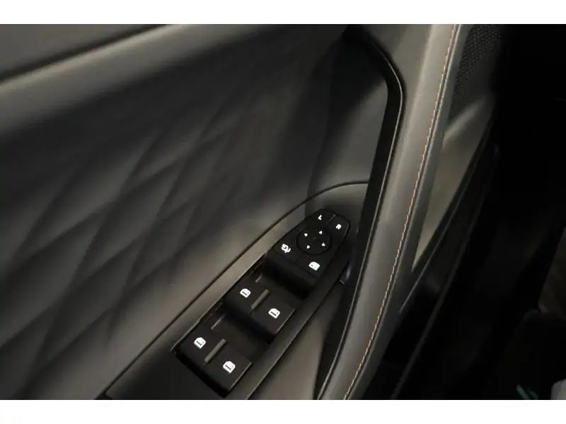 Démo MG EHS luxury phev WHITE 17