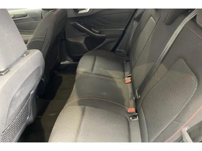 Occasion Ford Focus ST-Line GREY 18