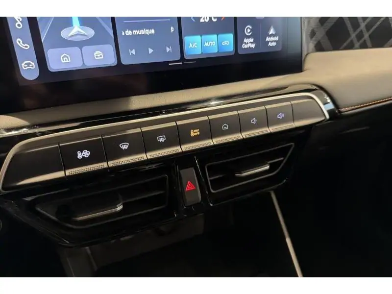 VEHICLE__CONDITION_SERVICE MG MG3 HYBRID+ LUXURY 194 pk WHITE 15