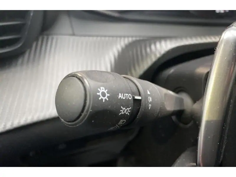 Occasion Peugeot 2008 II Allure ORANGE 26