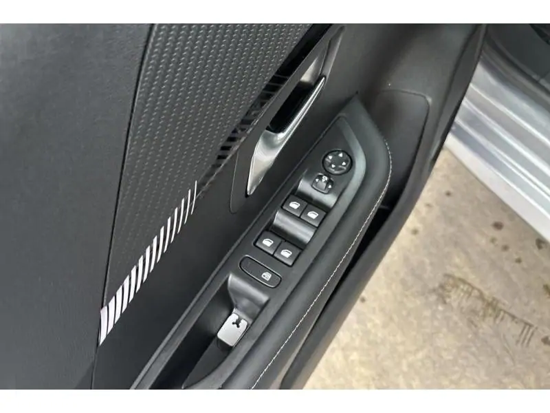 VEHICLE__CONDITION_SERVICE Peugeot 208 ALLURE GREY 17