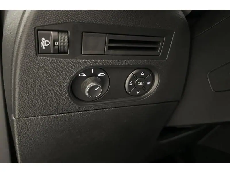VEHICLE__CONDITION_SERVICE DS Automobiles DS 3 ESPRIT DE VOYAGE 130 GREY 17