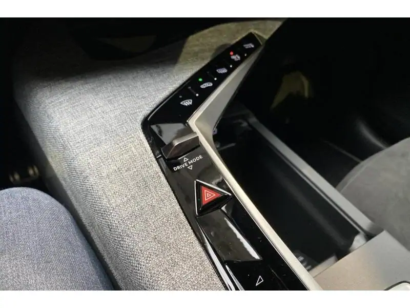 VEHICLE__CONDITION_SERVICE Peugeot 5008 GT GREY 37