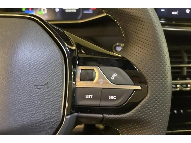 VEHICLE__CONDITION_SERVICE Peugeot 208 II and e- GT YELLOW 26