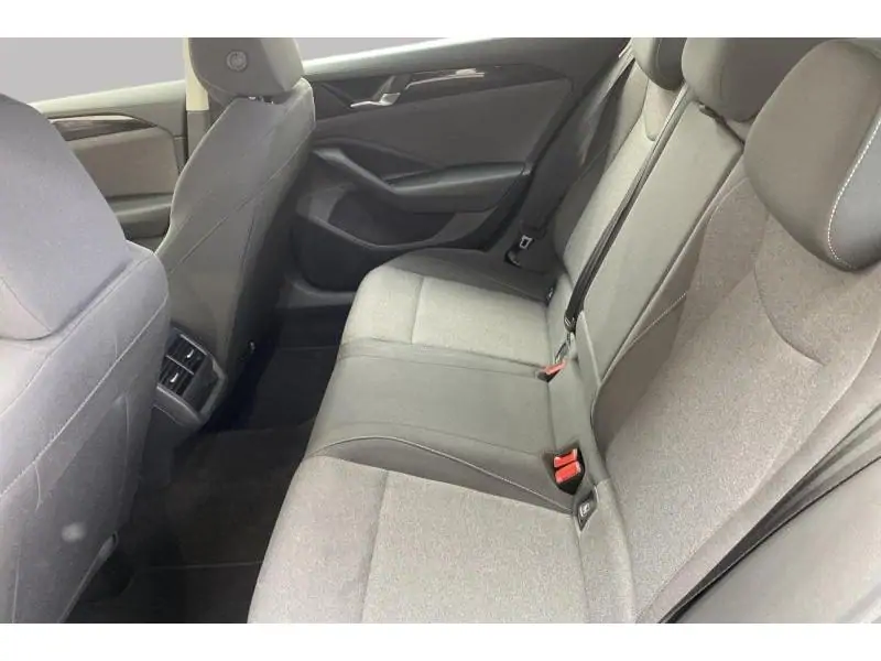 Occasion Volkswagen Passat Variant 1.5 eTSI DSG7 Business Premium GREY 18