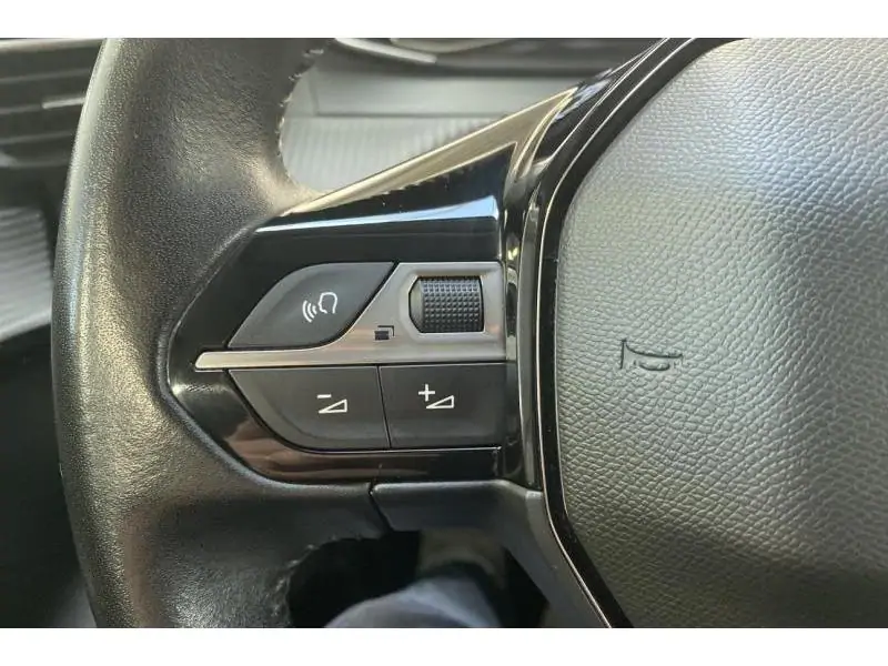 Occasion Peugeot 208 II Active Pack*Carnet complet! WHITE 25