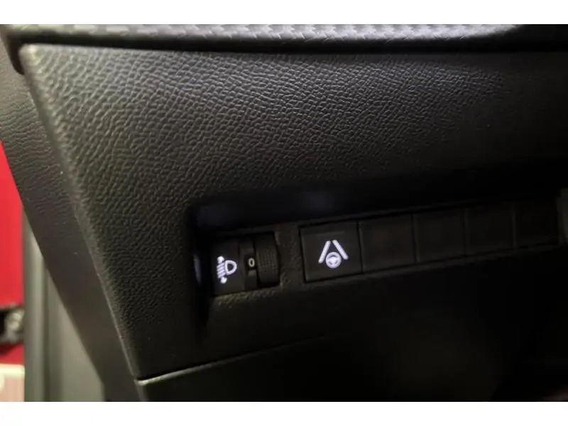 VEHICLE__CONDITION_SERVICE Peugeot 2008 ALLURE RED 22