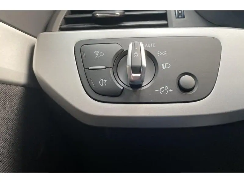 Occasion Audi A4 GPS*Attelage*Clim BLACK 27