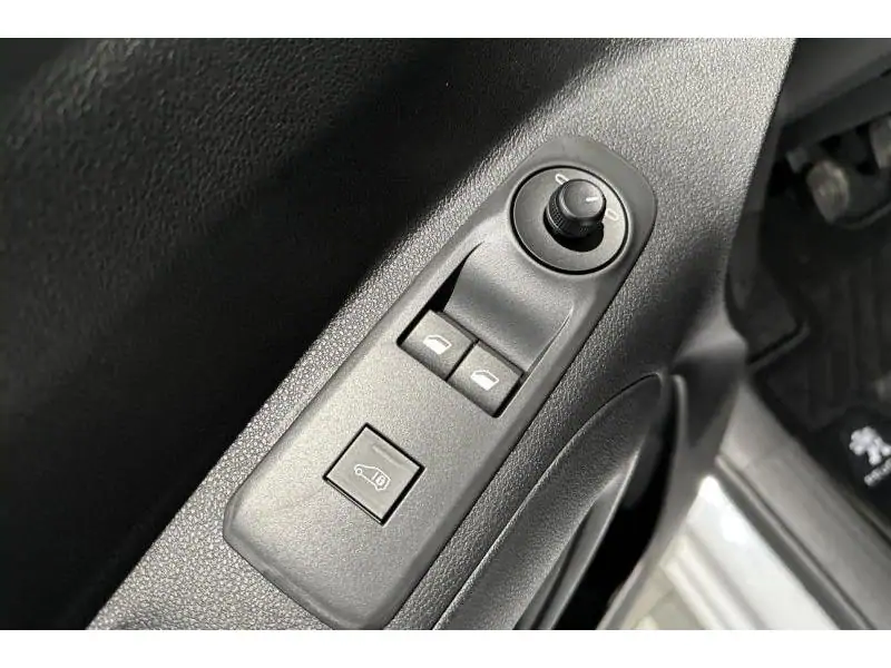 VEHICLE__CONDITION_SERVICE Peugeot Partner Standard Light 3pl 1.5 BlueHDi WHITE 17