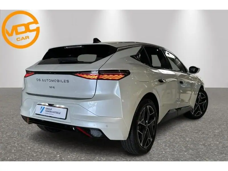 VEHICLE__CONDITION_SERVICE DS Automobiles DS 4 HYBRID 145 ETOILE WHITE 3