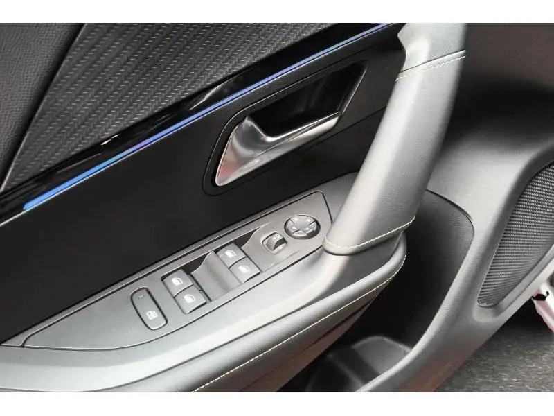 VEHICLE__CONDITION_SERVICE Peugeot 2008 II e- GT GREY 17
