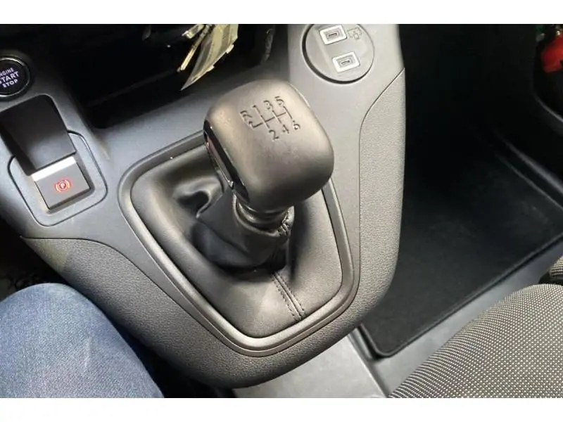 VEHICLE__CONDITION_SERVICE Peugeot Partner ST LIGHT WHITE 16