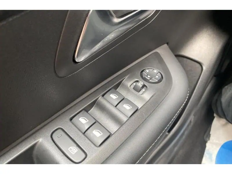 Occasion Peugeot 208 Allure HYBRID BLACK 17