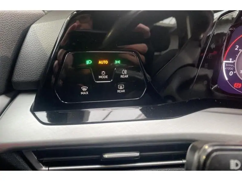 Occasie Volkswagen Golf VIII Life 1.0 eTSI DSG BLUE 21