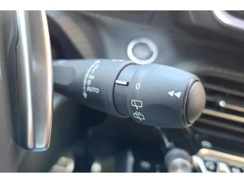 VEHICLE__CONDITION_SERVICE Peugeot 2008 GT WHITE 27