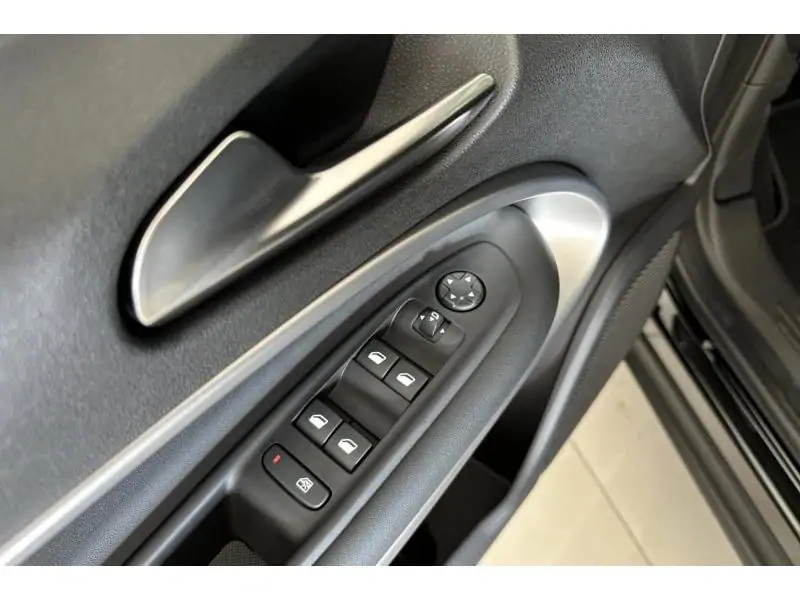 VEHICLE__CONDITION_SERVICE Jeep Avenger Altitude E-Hybrid BLACK 17