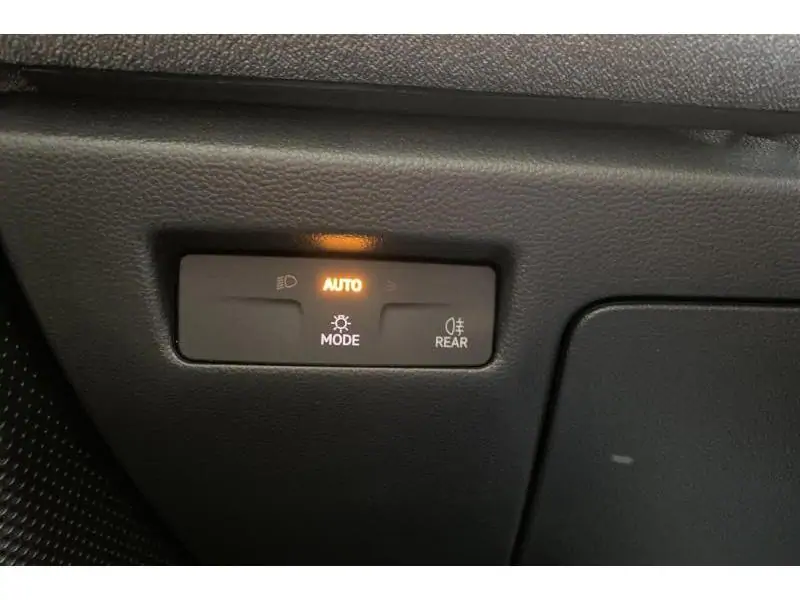 Occasion Volkswagen Passat Variant 1.5 eTSI DSG7 Business Premium GREY 24