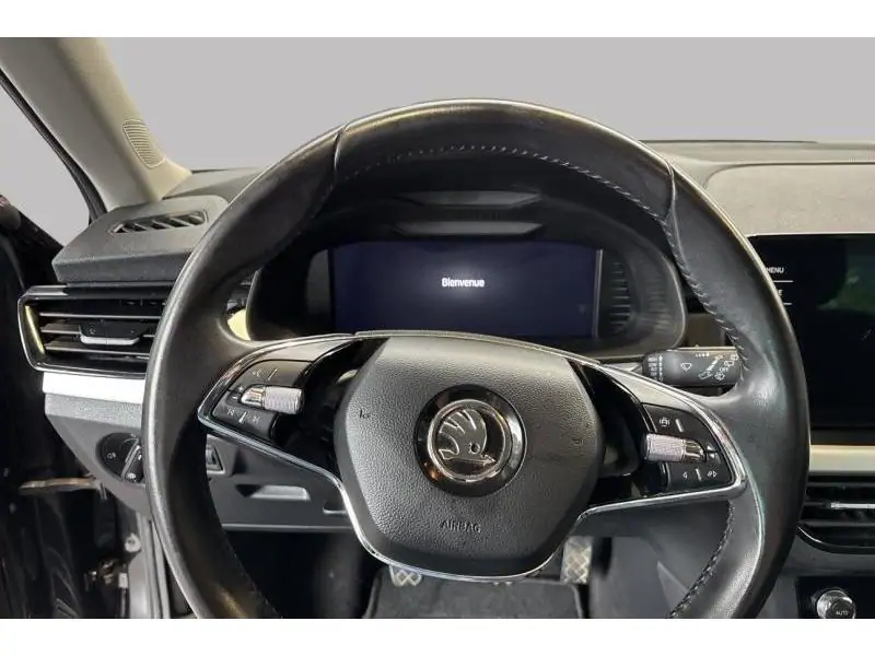 Occasion Skoda Kamiq Berline MANUAL BLACK 12