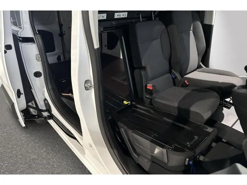 VEHICLE__CONDITION_SERVICE Peugeot Partner Standard Light 1.2 Turbo 110 Man.6 WHITE 26