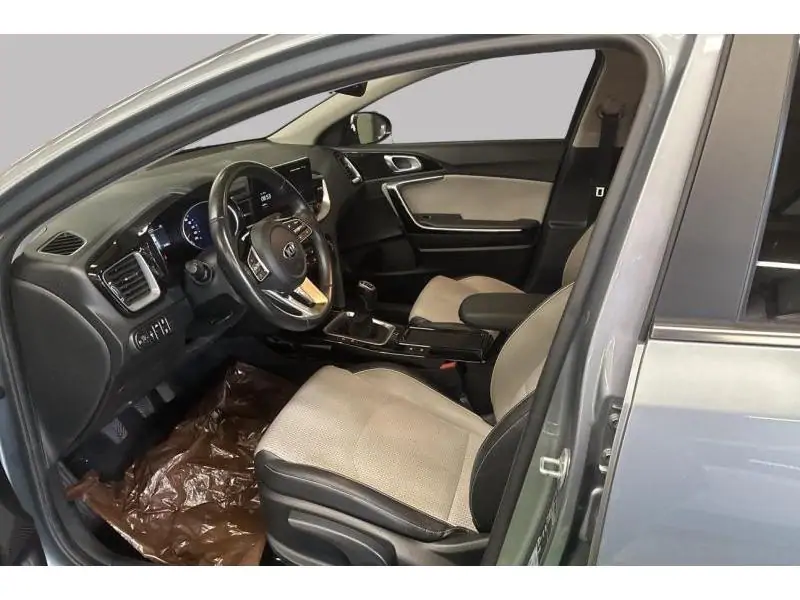 Occasion Kia XCeed Navy edition GREY 10