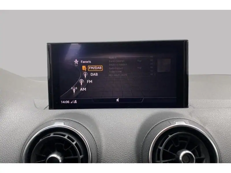 Occasion Audi Q2 Advanced * Caméra de recul GPS WHITE 32