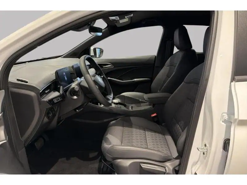 VEHICLE__CONDITION_SERVICE MG MG3 HYBRID+ LUXURY 194 pk WHITE 10