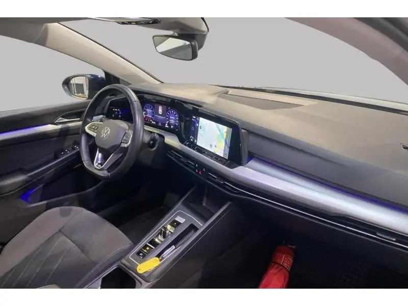 Occasie Volkswagen Golf VIII Life 1.0 eTSI DSG BLUE 2