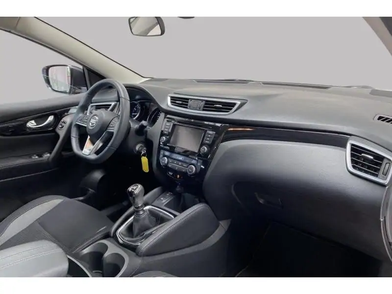 Occasion Nissan Qashqai SUV MANUAL RED 2