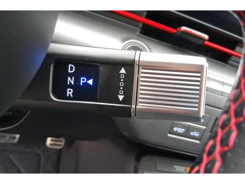 Occasion Hyundai Kona 1.6 GDi HEV Feel 6AT 5d 77kW RED 21