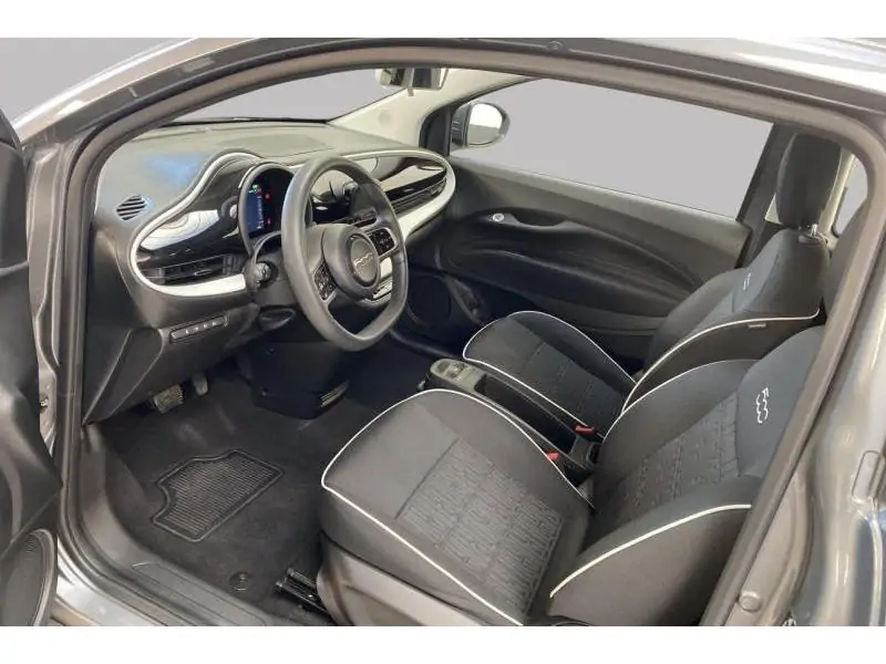 Occasion Fiat 500e B/T - Airco - Lane assist GREY 10