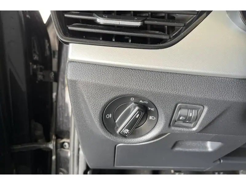 Occasion Skoda Kamiq Berline MANUAL BLACK 21